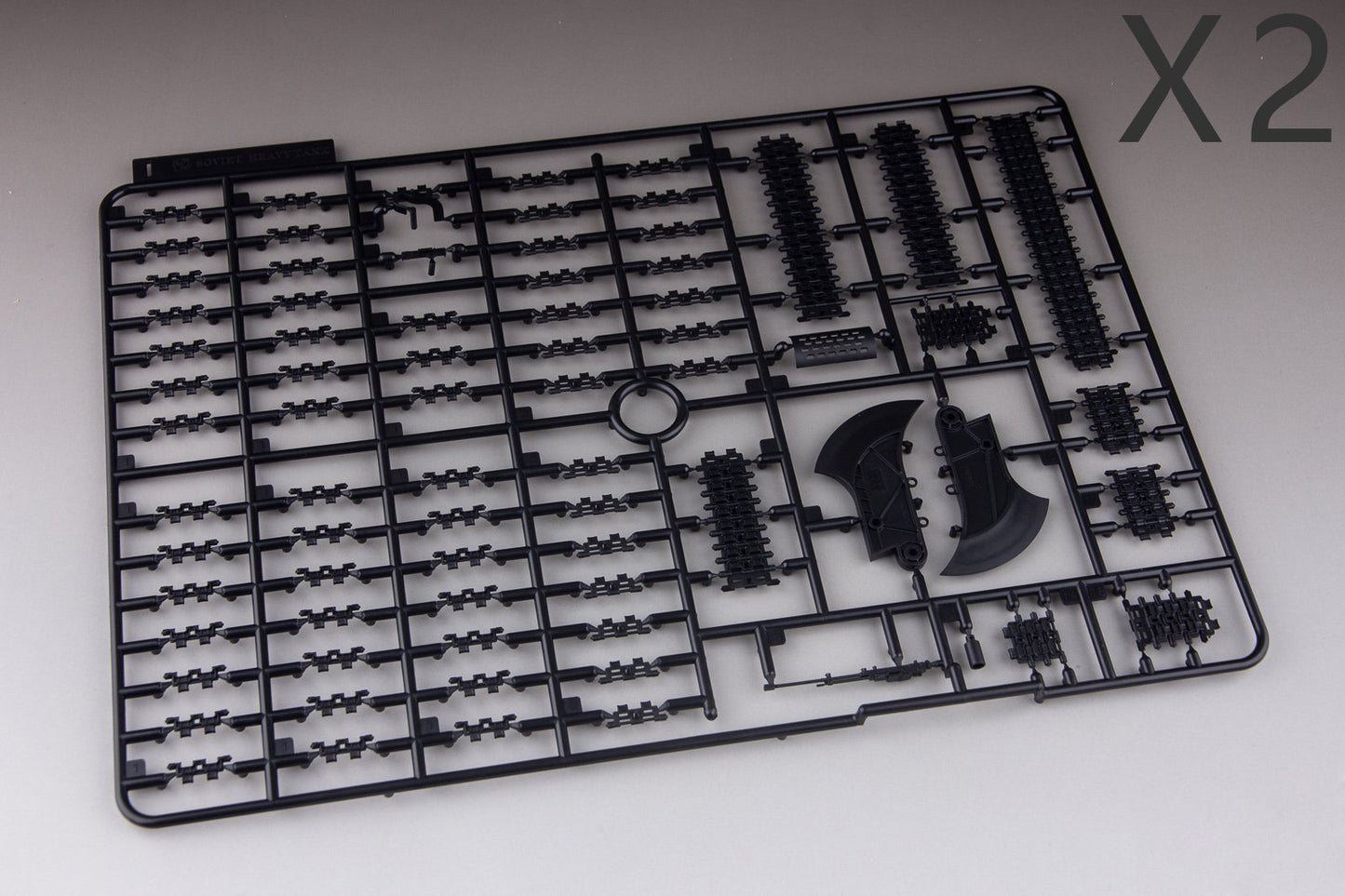 Border Model BC001 1/35  Heavy Tank Apocalypse Color-Coded Plastic Model