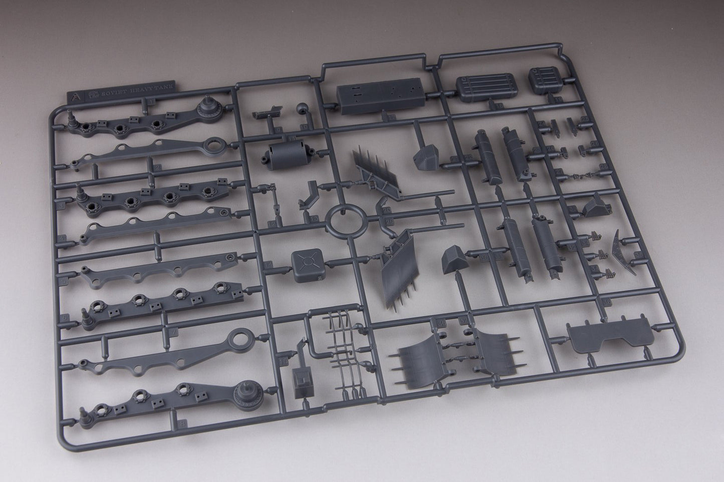 Border Model BC001 1/35  Heavy Tank Apocalypse Color-Coded Plastic Model