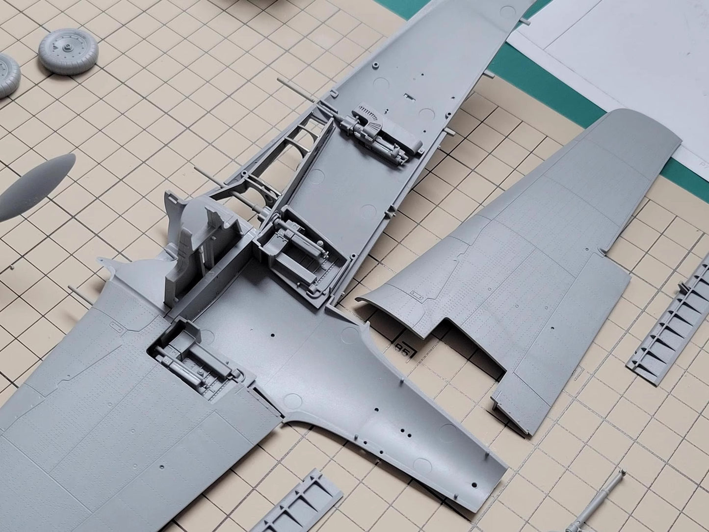 Border assembled aircraft BF-003 FW190-A6 Butcher Bird fighter 1/35