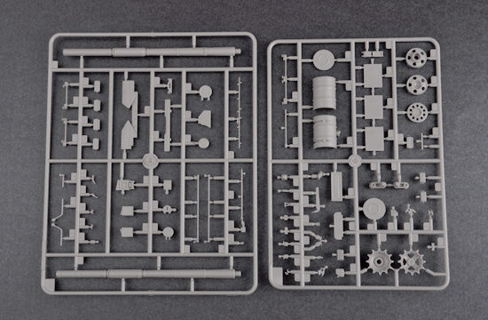 Trumpeter Russian T-90SA Main Battle Tank with Welded Turret Model Kit (1/35 Scale)