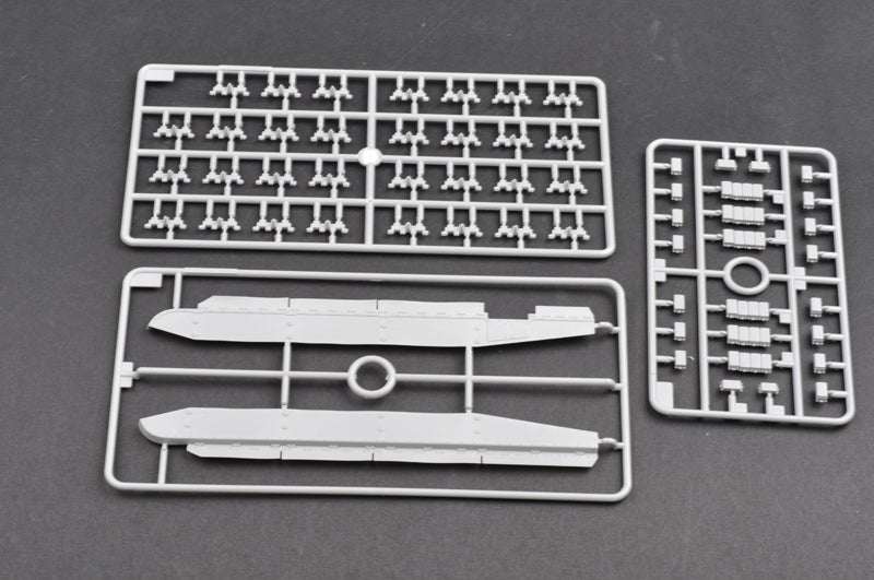 Trumpeter Russian T62 ERA Mod 1972 Tank (1/35 Scale Static Kit)