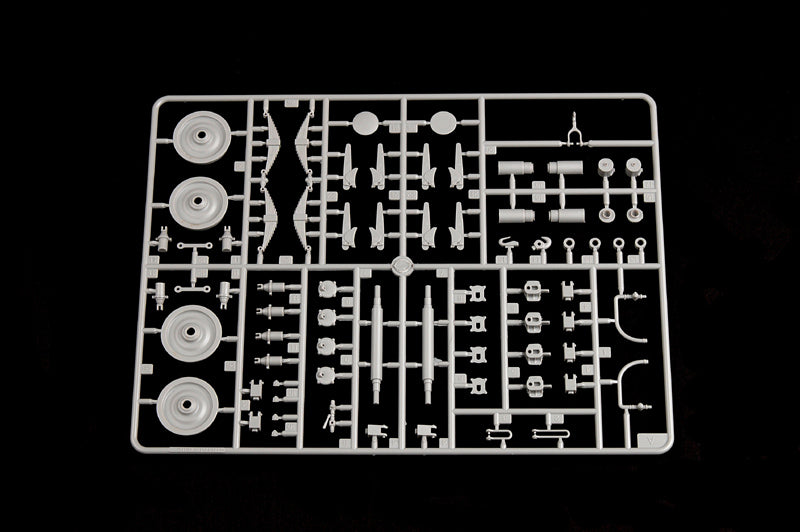 Trumpeter 1/35 WWII German Army Panzertragerwagen Tank Transport Flat Car