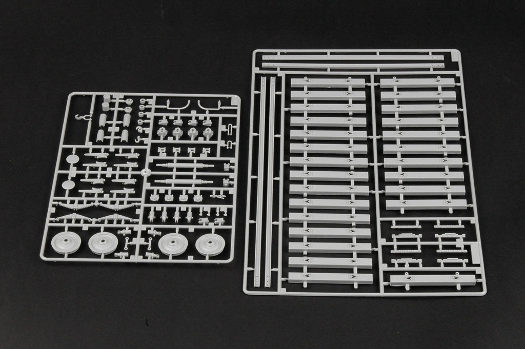 Trumpeter 1/35 WWII German Army Kanonen and Flakwagen Armored Anti-Aircraft Rail Car