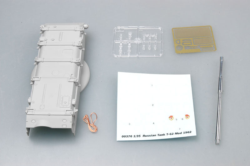 Trumpeter 1/35 Russian T62 Mod 1962 Main Battle Tank Model Kit