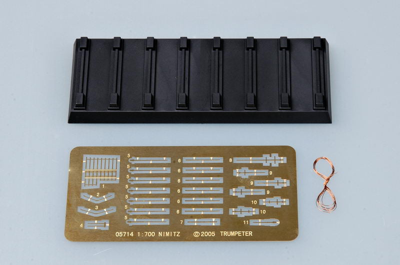 Trumpeter USS Abraham Lincoln CVN72 Aircraft Carrier (1/700 Scale)