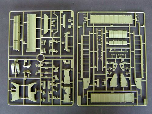 Trumpeter British Challenger II Main Battle Tank Model Kit 1/35 Scale