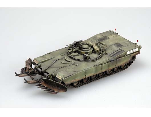 Trumpeter M1A1/A2 Tank, 5-in-1 1/35 Scale