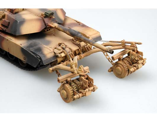 Trumpeter M1A1/A2 Tank, 5-in-1 1/35 Scale