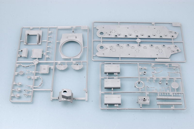 Trumpeter  1/35 Scale German Pz.Kpfm KV-2 754(r) Tank Model Kit