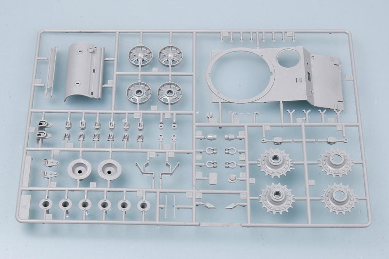 Trumpeter  1/35 Scale German Pz.Kpfm KV-2 754(r) Tank Model Kit