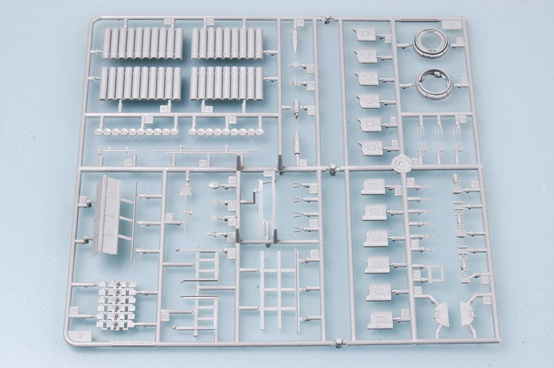 Trumpeter  1/35 Scale German Pz.Kpfm KV-2 754(r) Tank Model Kit