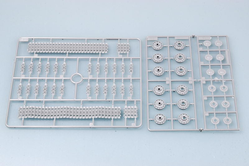 Trumpeter  1/35 Scale German Pz.Kpfm KV-2 754(r) Tank Model Kit