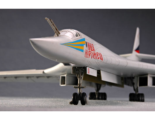 Trumpeter 1/72 Russian Tu160 Blackjack Bomber(1/72 Scale Aircraft)