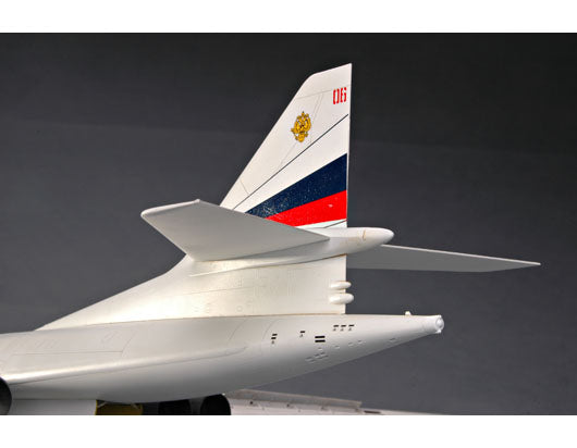 Trumpeter 1/72 Russian Tu160 Blackjack Bomber(1/72 Scale Aircraft)