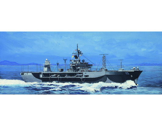 Trumpeter 1/700 Scale USS Blue Ridge LCC-19 Command Ship 1997 ( Model Building Kit )