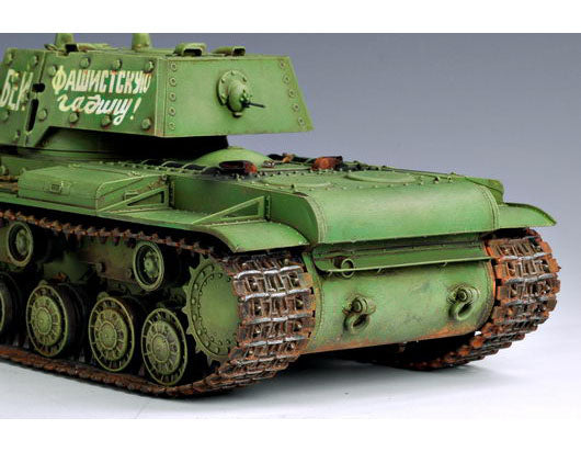 Trumpeter 1/35 Soviet KV1's Ehkranami Tank Model Kit