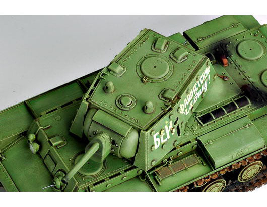 Trumpeter 1/35 Soviet KV1's Ehkranami Tank Model Kit