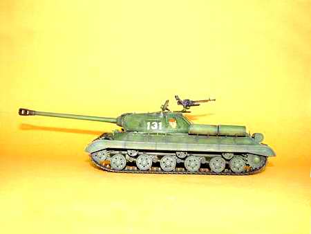 Trumpeter  Soviet is-IIIM Heavy Tank  ( 1/35 scale )