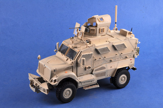 Trumpeter 1/16 US MaxxPro MRAP Model Kit