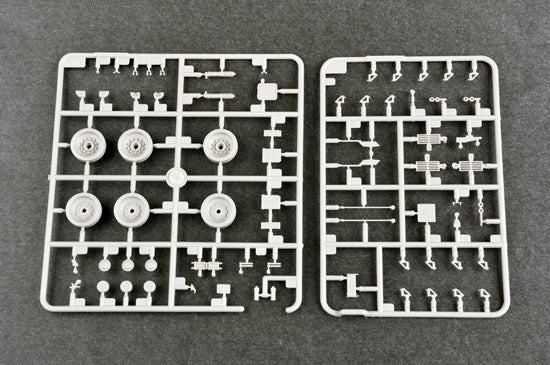 Trumpeter 1/35 Ukrainian T-84BM Oplot MBT [Model Building KIT]