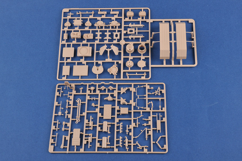 Hobby Boss 1/35 Scale Russian BAZ-64022 with 5P85TE2 TEL S-400