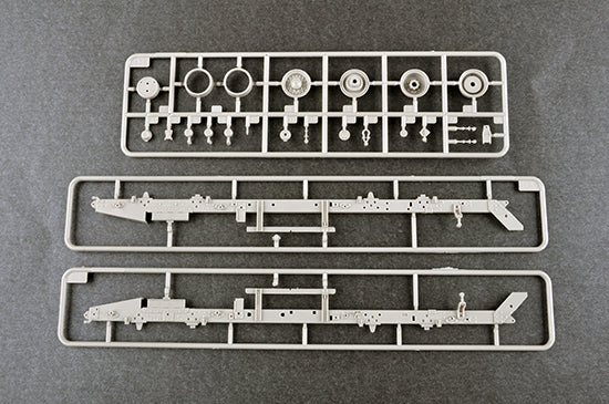 Trumpeter 1/35 M983 Tractor with an/TPY-2 X Band Radar Plastic Model kit, Various