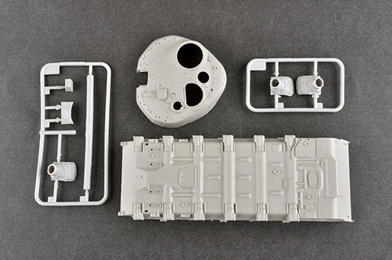 Trumpeter 1/35 Russian T-72B3 Main Battle Tank Plastic Model kit