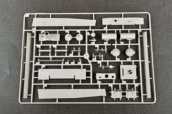 Trumpeter 1/35 Pz.Kpfw.VI Ausf.E Sd.Kfz.181 Tiger I (Medium Production) w/Zimmerit Plastic Model kit