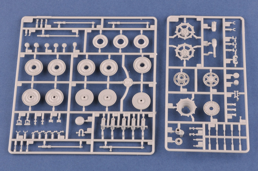 Hobby Boss 084531 Pz.Kpfw.VI Sd.Kfz.182 Tiger II (Henschel 1944 Production) w/Zimmerit