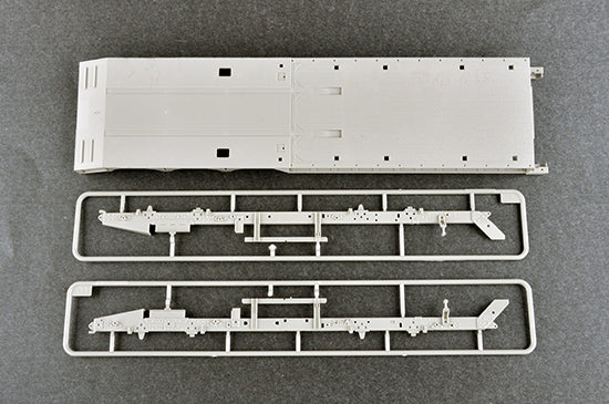 Trumpeter M983A2 HEMTT Tractor with M870A1 Semi- Trailer Model kit, Various 1/35 Tractor Model Kit