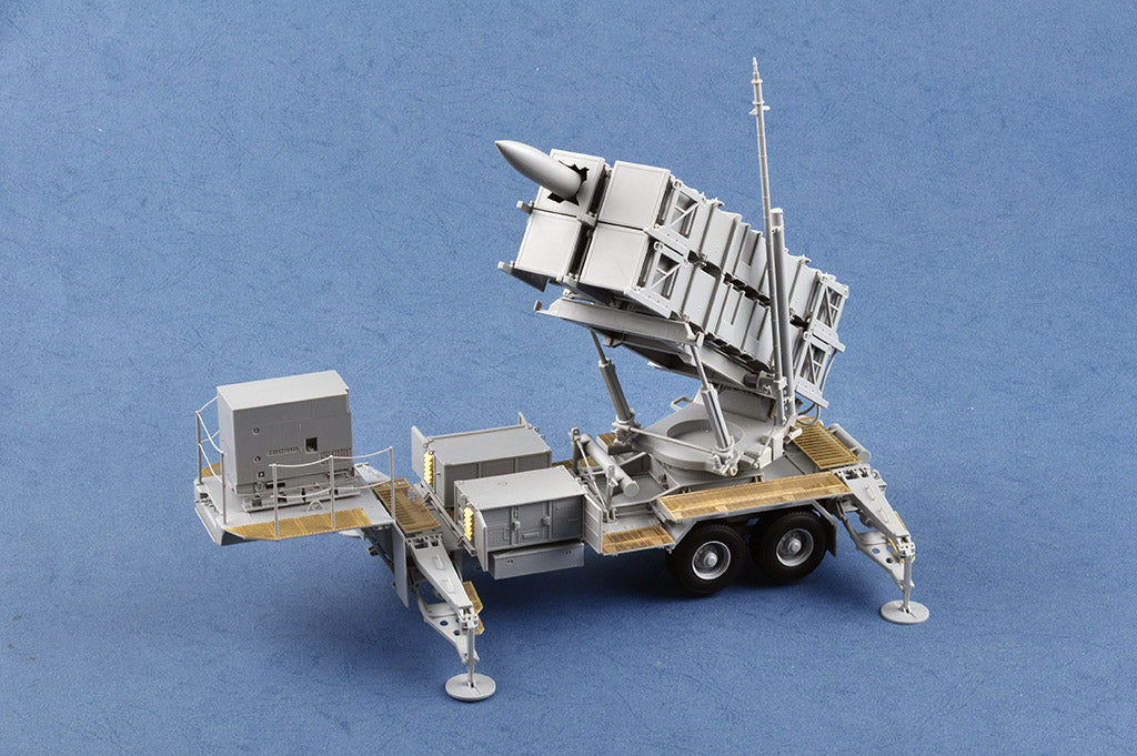 Trumpeter 135 Model Kit, Various