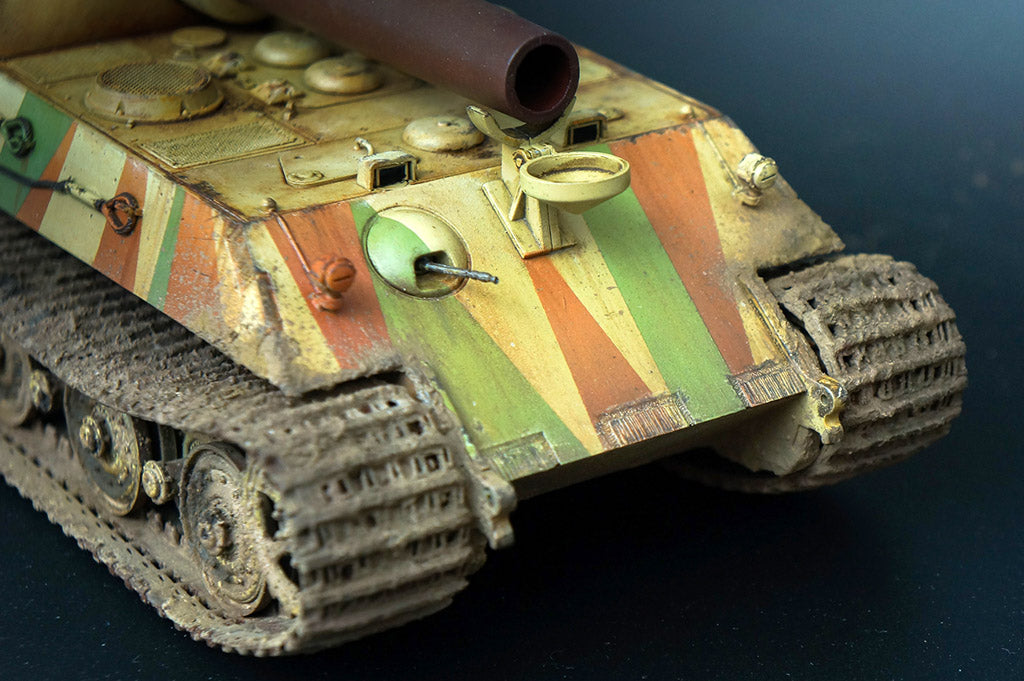 Trumpeter 1/35  Tank Model Kit, Various TRU09535