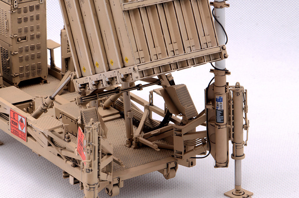 Trumpeter  "Iron Dome" air defense system(1/35 scale Model Armor Kit)