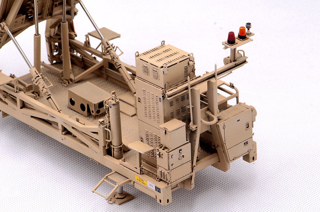 Trumpeter  "Iron Dome" air defense system(1/35 scale Model Armor Kit)