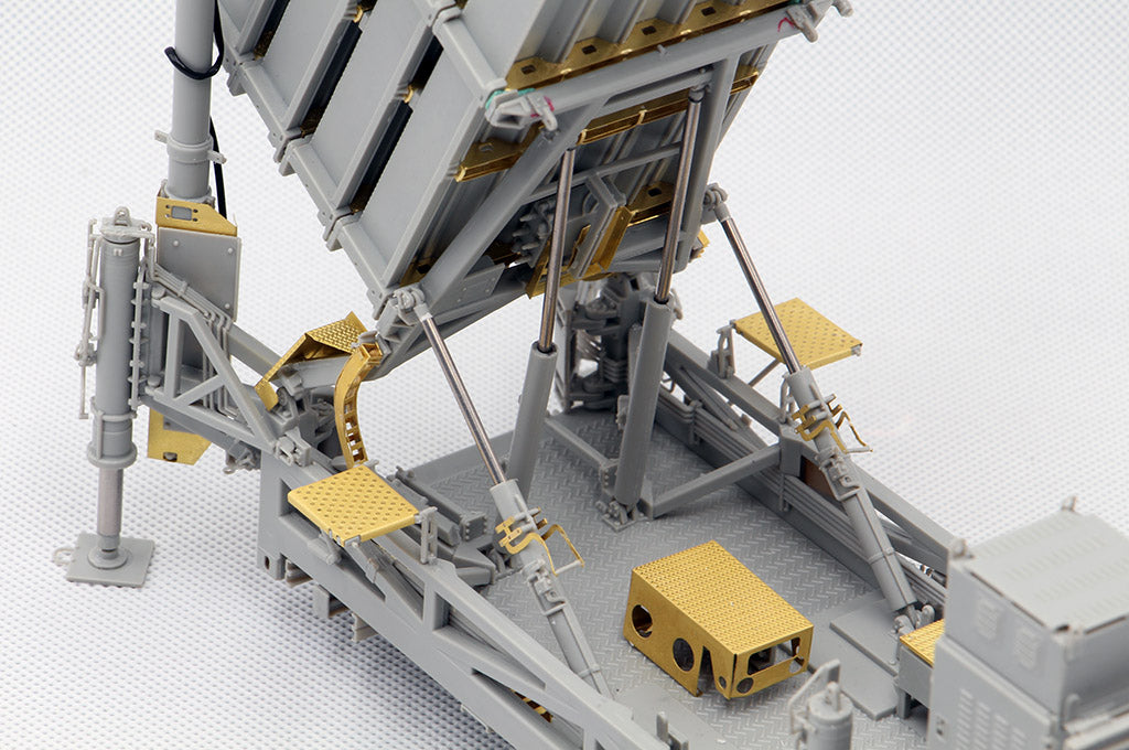 Trumpeter  "Iron Dome" air defense system(1/35 scale Model Armor Kit)